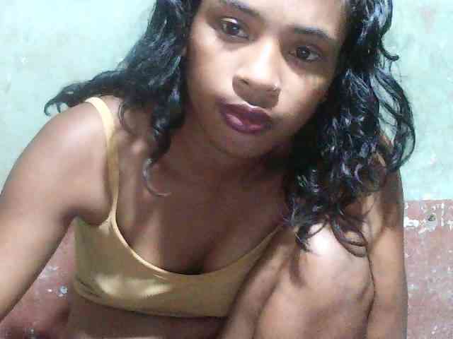 TriciaBella webcam