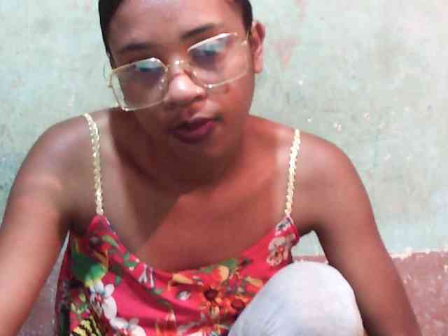 TriciaBella webcam