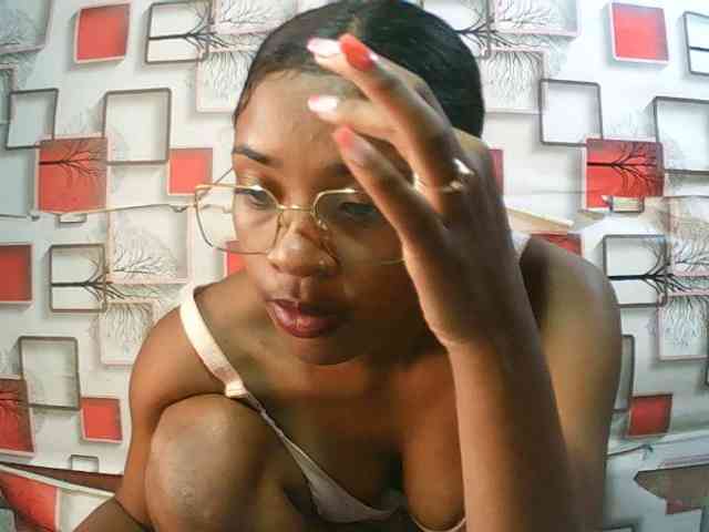 TriciaBella webcam
