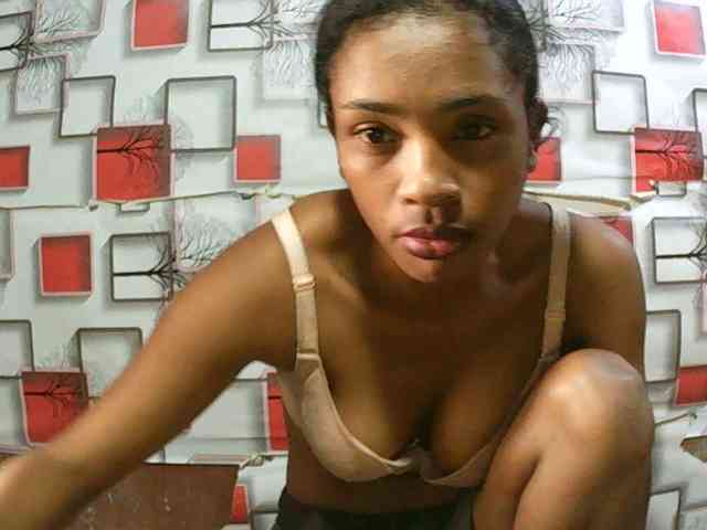 TriciaBella webcam