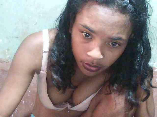 TriciaBella webcam