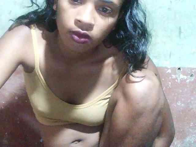 TriciaBella webcam