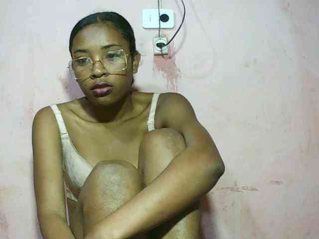 TriciaBella webcam