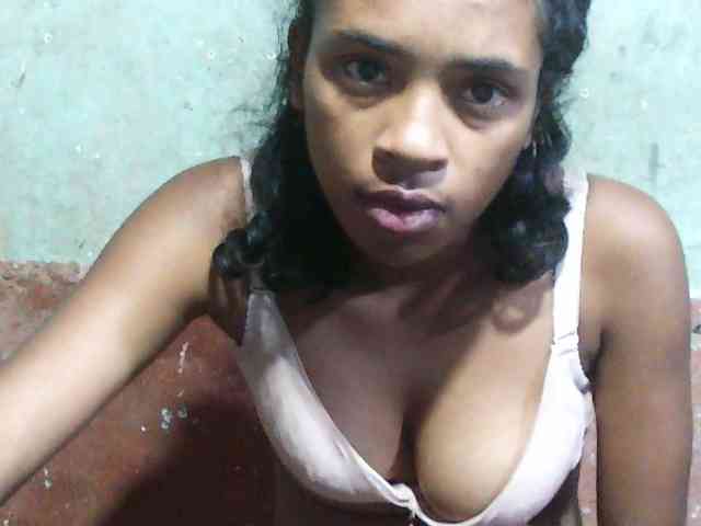 TriciaBella webcam