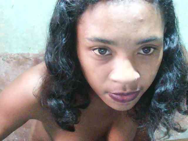 TriciaBella webcam