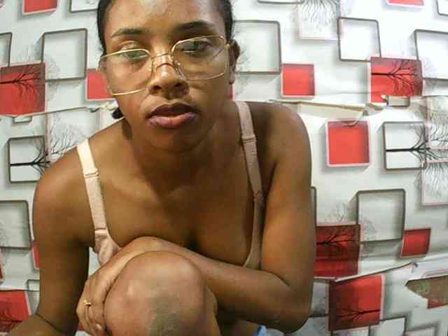 TriciaBella webcam