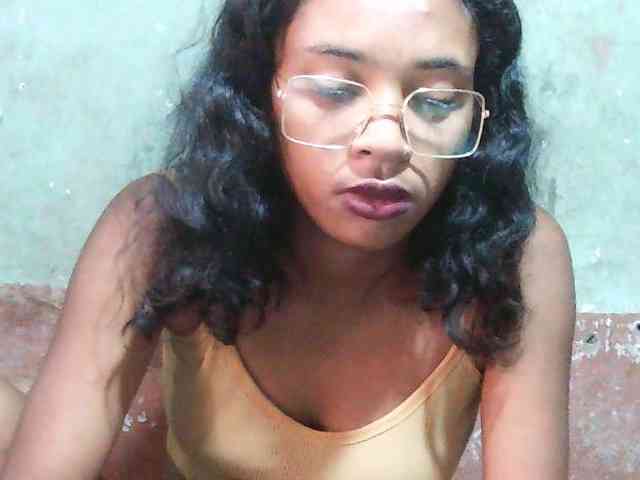 TriciaBella webcam