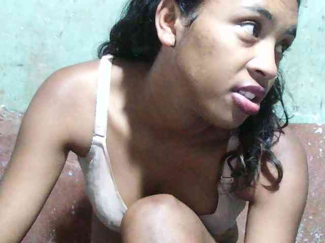 TriciaBella webcam