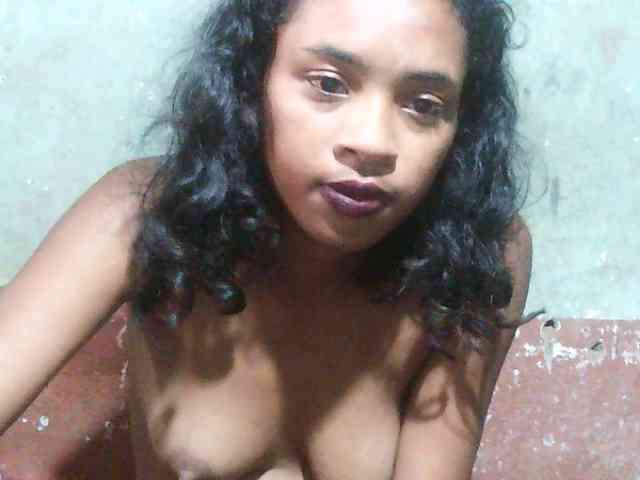 TriciaBella webcam