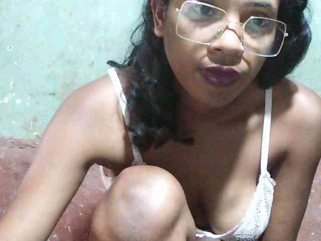 TriciaBella webcam