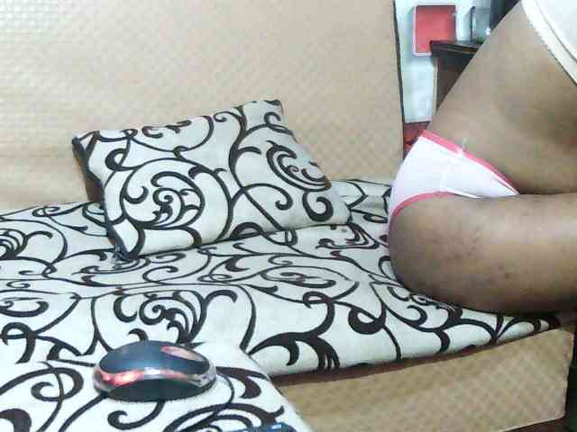 TriciaBella webcam