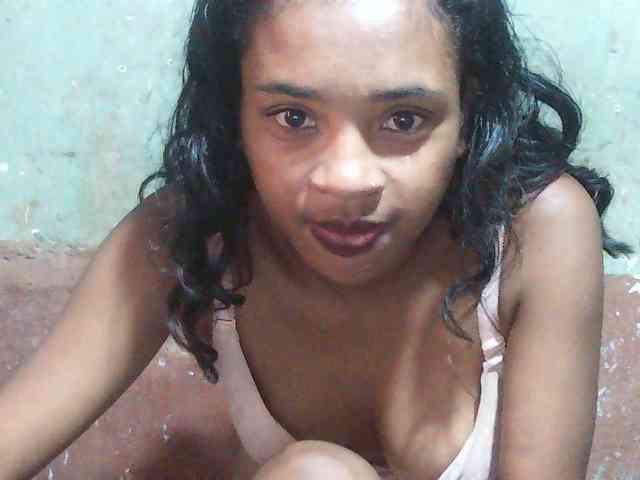 TriciaBella webcam