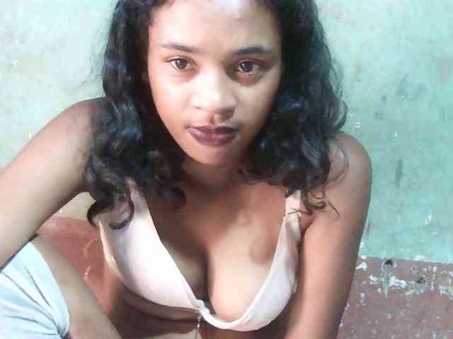 TriciaBella webcam