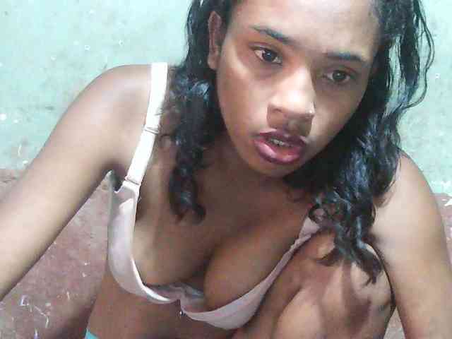 TriciaBella webcam