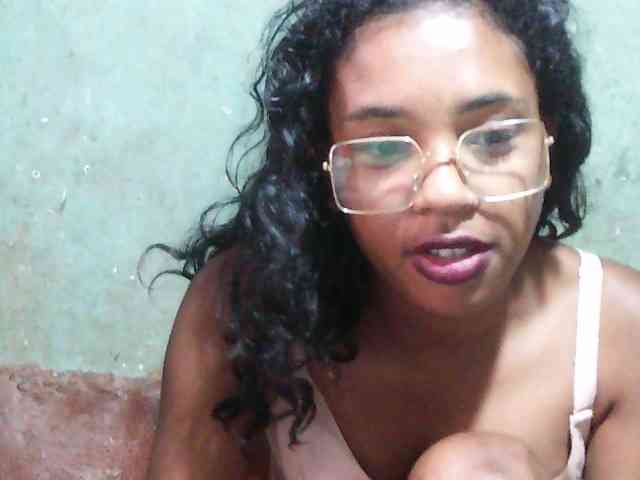 TriciaBella webcam
