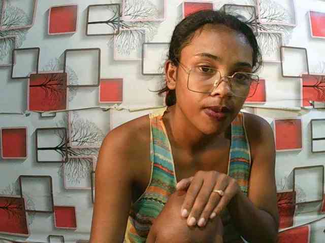 TriciaBella webcam