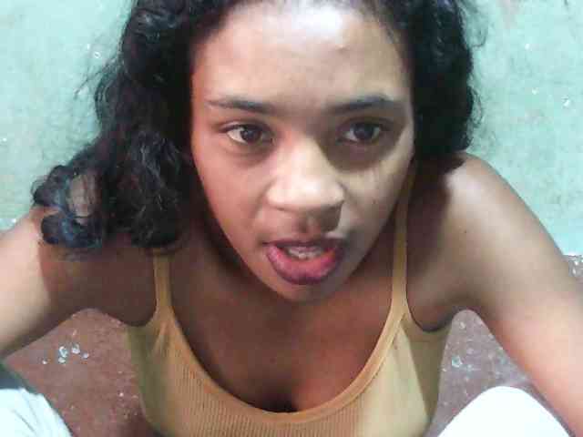 TriciaBella webcam