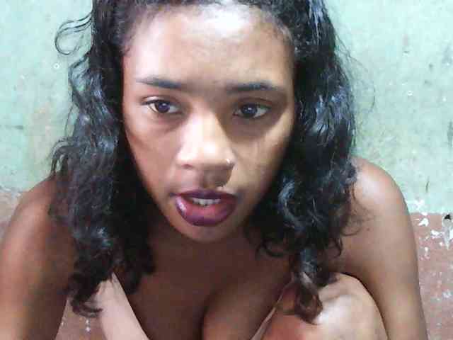TriciaBella webcam