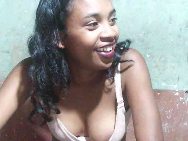 TriciaBella webcam
