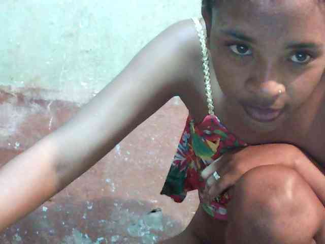 TriciaBella webcam