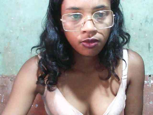 TriciaBella webcam