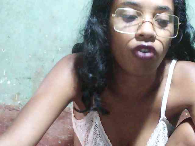 TriciaBella webcam