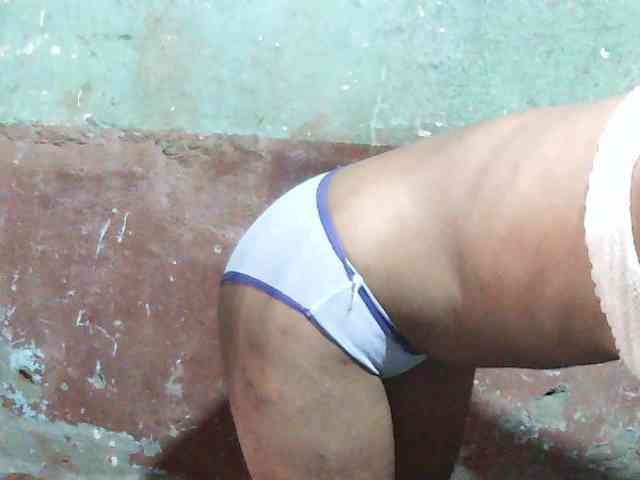 TriciaBella webcam