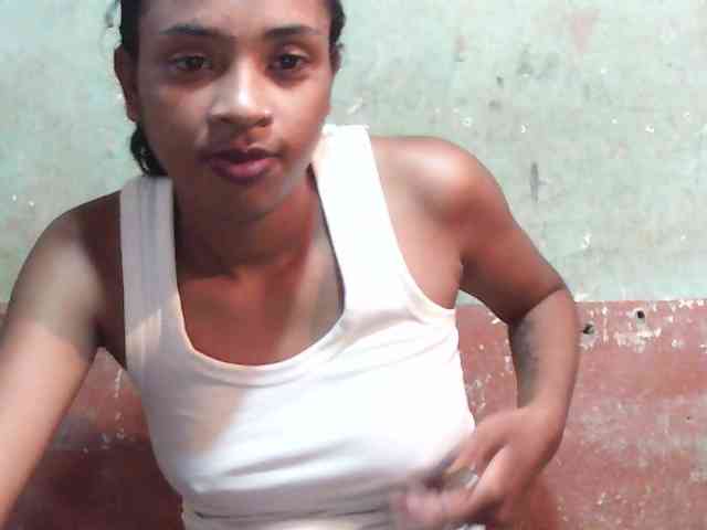 TriciaBella webcam