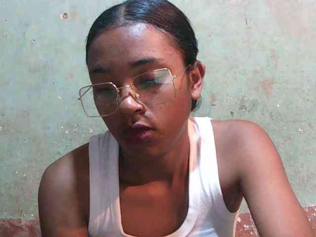 TriciaBella webcam