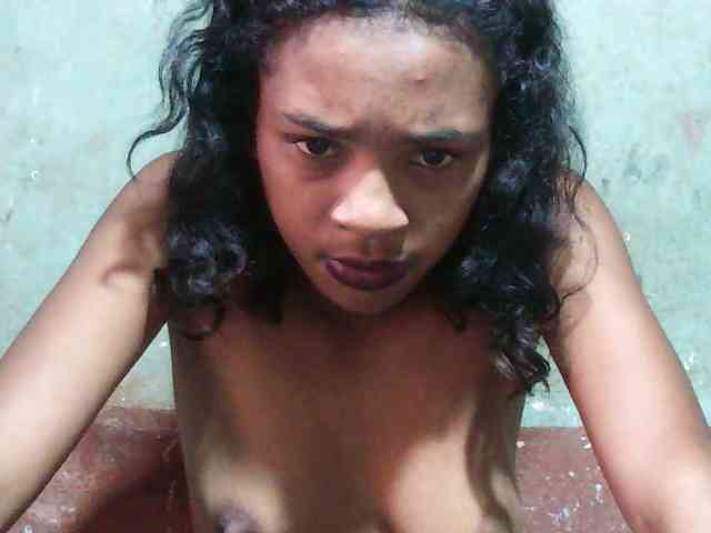 TriciaBella webcam