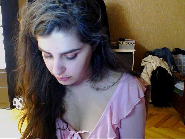 Roselina's BongaCams show and profile