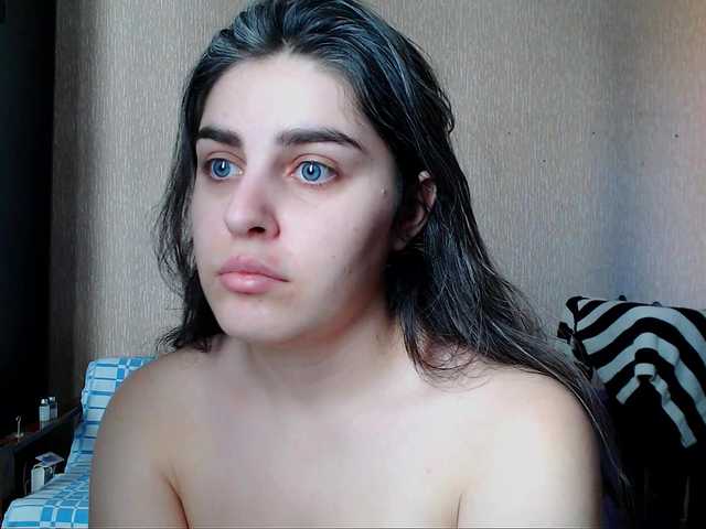 Roselina's BongaCams show and profile