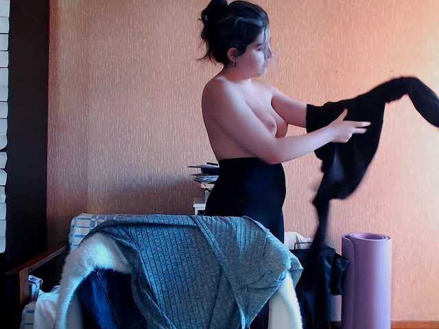 Roselina's BongaCams show and profile