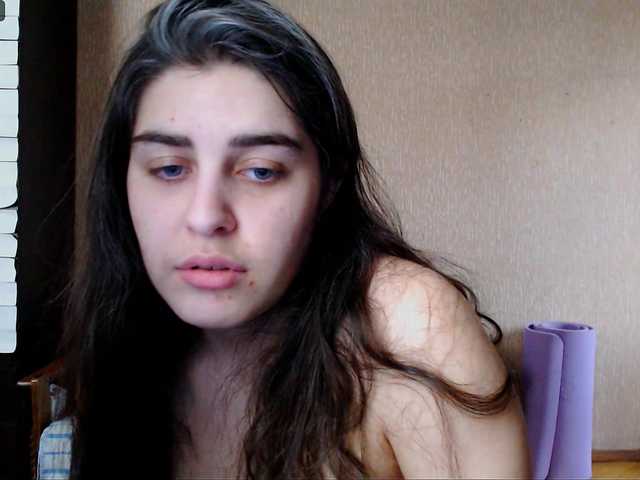 Roselina's BongaCams show and profile