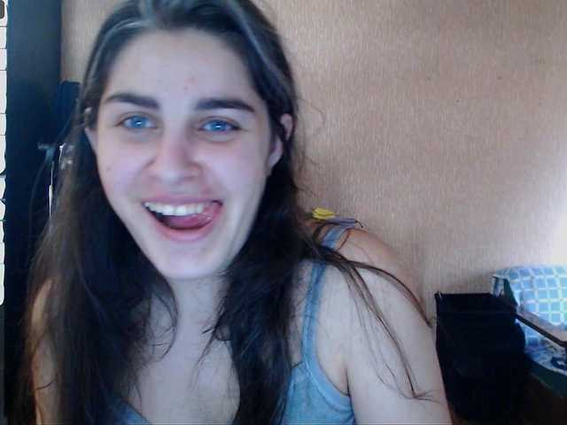 Roselina's BongaCams show and profile