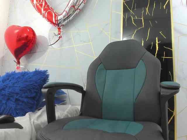 Stevenh Live Webcam on BongaCams