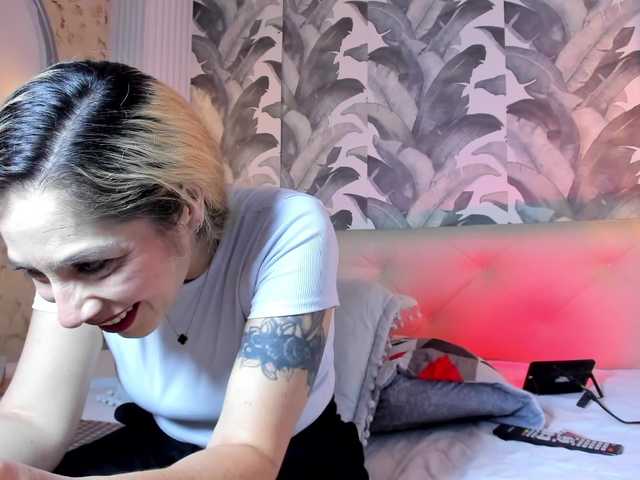 viktoria-davis's BongaCams show and profile