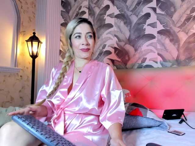 viktoria-davis's BongaCams show and profile