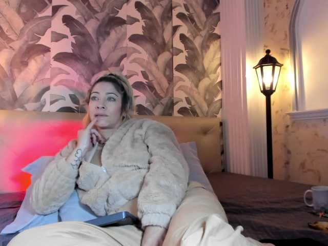 viktoria-davis's BongaCams show and profile