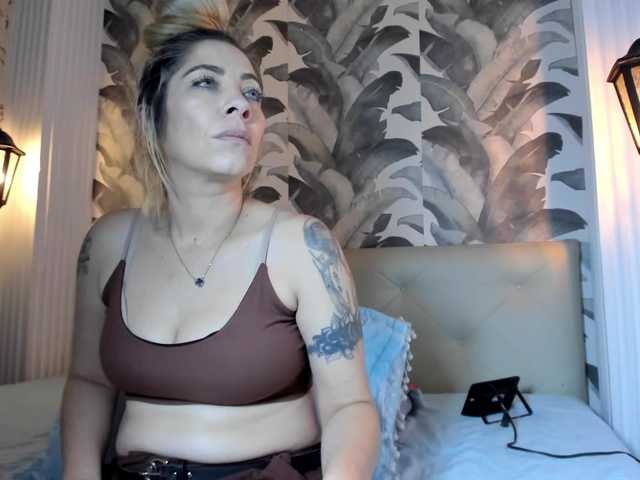 viktoria-davis's BongaCams show and profile