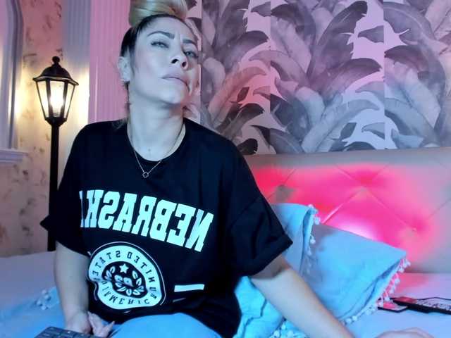 viktoria-davis's BongaCams show and profile