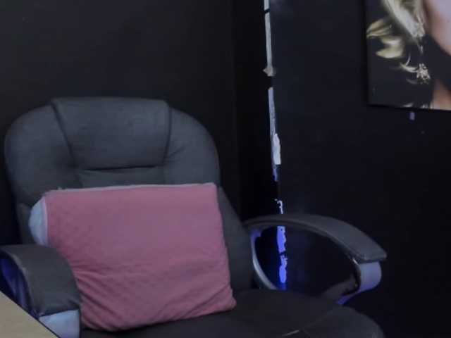 viktoria-davis's BongaCams show and profile