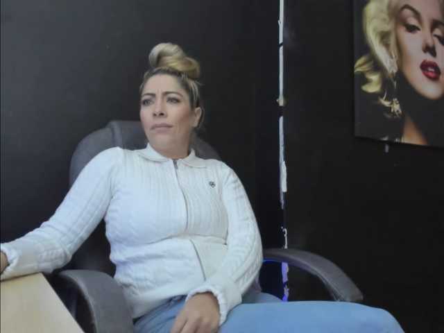 viktoria-davis's BongaCams show and profile