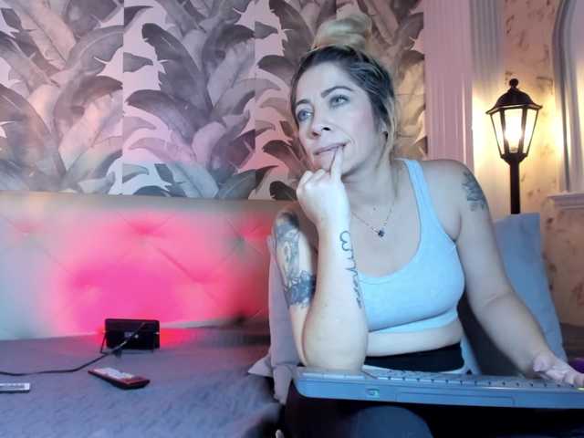 viktoria-davis's BongaCams show and profile