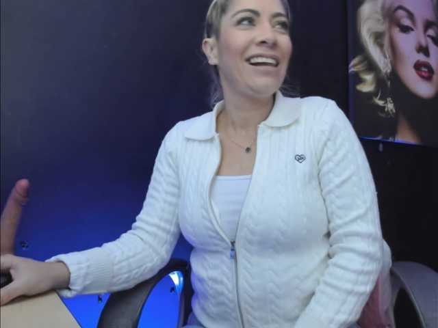 viktoria-davis's BongaCams show and profile