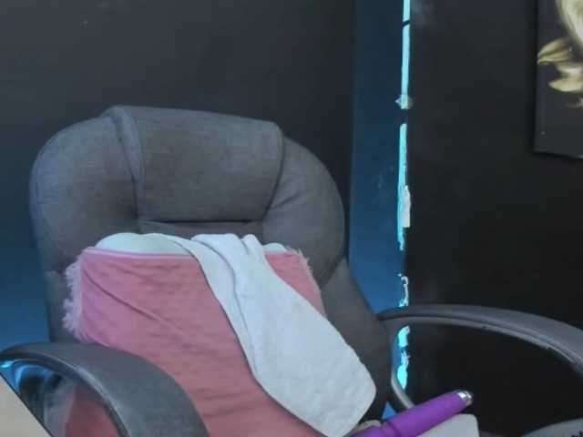 viktoria-davis's BongaCams show and profile