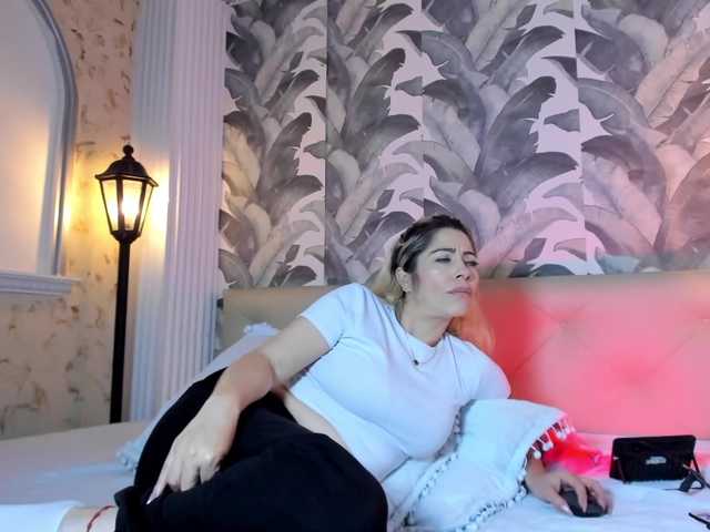 viktoria-davis's BongaCams show and profile