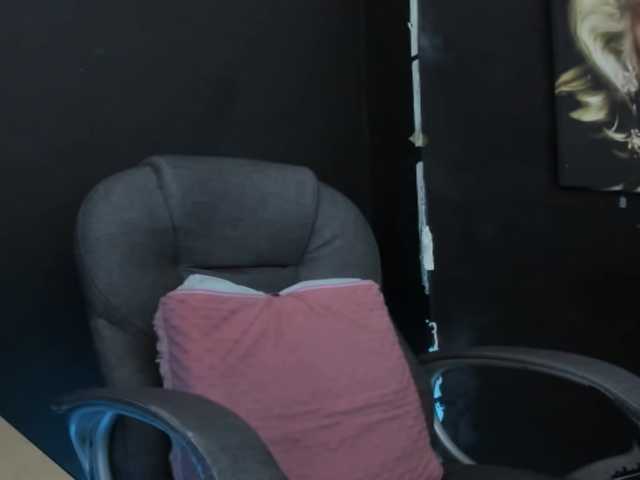 viktoria-davis's BongaCams show and profile