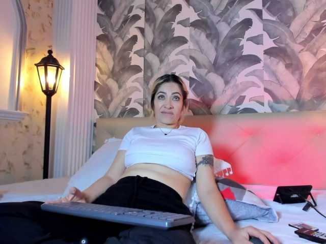 viktoria-davis's BongaCams show and profile