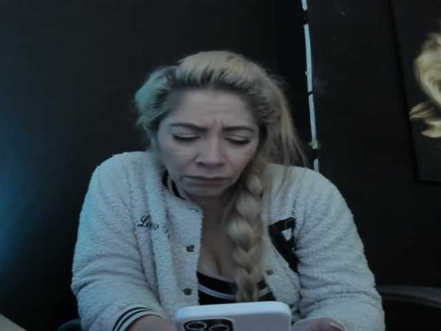 viktoria-davis's BongaCams show and profile